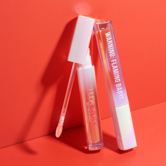 Huda Beauty - Silk Balm Spicy Thermo Plumping Lip Balm - Picture 1 of 3